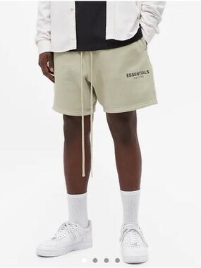Fear Of God Essentials Sweat Shorts M